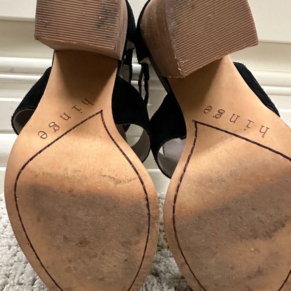 Hinge Cora Block Heel Suede Sandal Black 6.5 - Picture 5 of 8